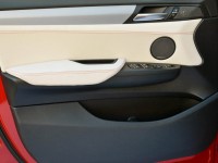 2014-BMW-X4-door-panel