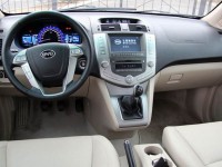 2014 BYD S6 interior