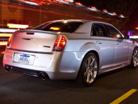 2014-Chrysler-300-SRT