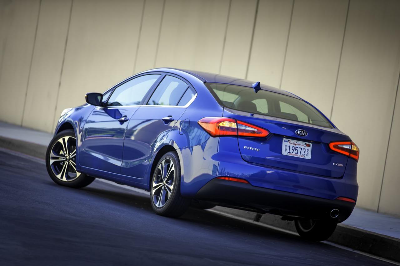 2014 Kia Forte-cerato rear