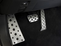 2014-Lexus-GS350-F-Sport-pedals