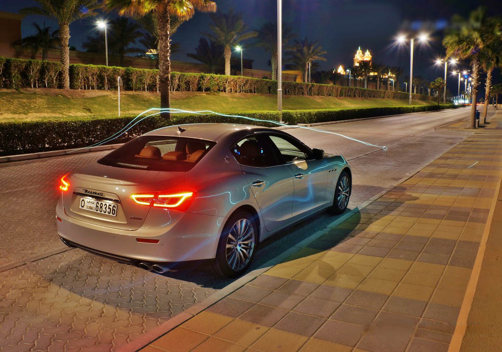 2014-Maserati-Ghibli