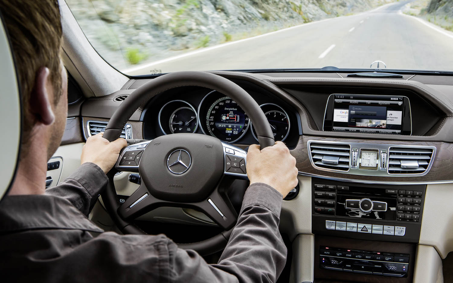 2014 Mercedes-Benz E-Class Luxury Sedan.