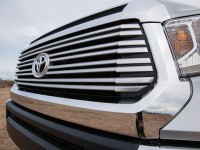 2014-Toyota-Tundra-Limited-front-grille