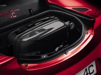 2014-alfa-romeo-4c_trunk