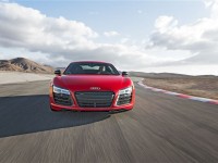 2014-audi-r8-v10-plus-front-end-in-motion