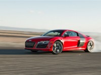 2014-audi-r8-v10-plus-side-in-motion