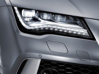 2014-audi-rs7-headlight