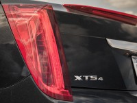 2014-cadillac-xts-vsport-taillight-and-badge