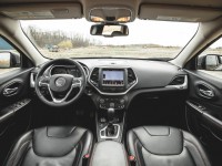 2014-jeep-cherokee-trailhawk-interior