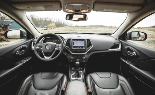 2014-jeep-cherokee-trailhawk-interior