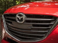 2014-mazda-3i-20l-hatchback-grille-and-badge