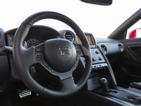 2014-nissan-gt-r-track-edition-cockpit