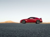 2014-nissan-gt-r-track-edition-side