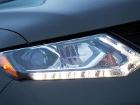 2014-nissan-rogue-sl-awd-headlight