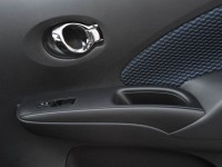 2014-nissan-vers-note-sv-door-detail