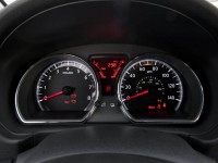 2014-nissan-vers-note-sv-gauges