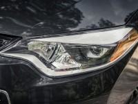 2014-toyota-corolla-s-headlight