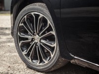 2014-toyota-corolla-s-wheel