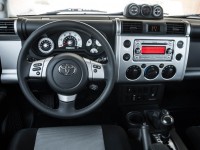 2014-toyota-fj-cruiser-trail-teams-ultimate-edition-cockpit