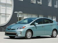 2014-toyota-prius-plug-in-hybrid