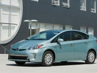 2014-toyota-prius-plug-in-hybrid