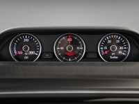 2014-volkswagen-beetle-gsr-gauges