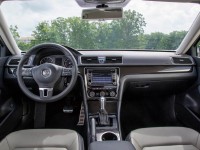 2014-volkswagen-passat-sport-interior