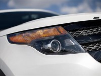 2014_Ford-Explorer_SUV_headlight