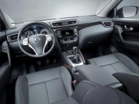 2014_nissan_qashqai_interior