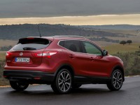 2014_nissan_qashqai_rear