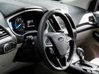 2015 Ford Edge interior