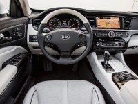 2015-Kia-K900-cockpit