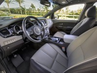 2015-Kia-Carnival-Sedona-seats