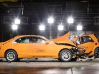 2015 Smart ForTwo and Mercedes-Benz S-Class crash test