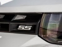 2015-chevrolet-camaro-ss-1le-front-badge