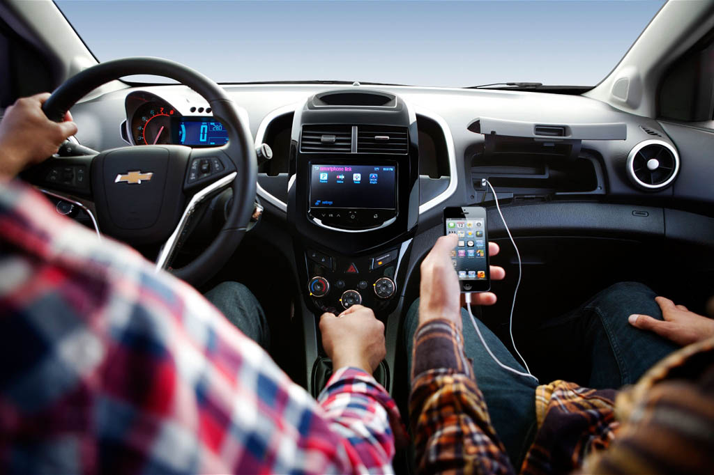 2015-chevrolet-sonic-interior-phone-connected