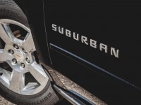 2015-chevrolet-suburban-ltz-wheel-and-badge