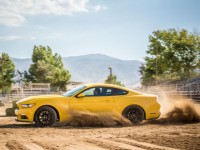 2015-ford-mustang-gt-side-in-motion