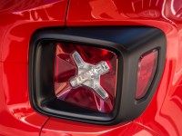 2015-jeep-renegade-latitude-taillight