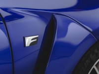 lexus-rc-f-fender-badge