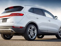 2015-lincoln-mkc-rear-side-view-from-below