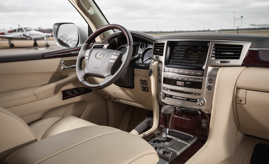 Lexus LX 570 салон коньячный