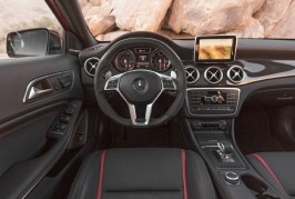 2015-mercedes-benz-gla45-amg-cockpit