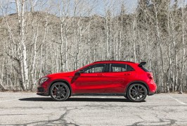 2015-mercedes-benz-gla45-amg-side-profile