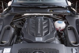 2015-porsche-macan-turbo-engine-02