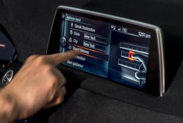 2016 BMW 7-Series prototype ConnectedDrive technology