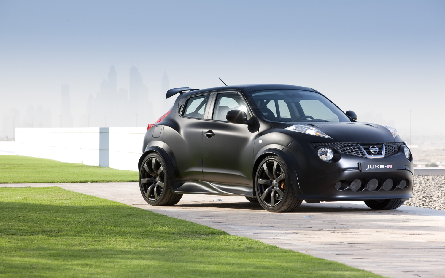 Nissan Juke R