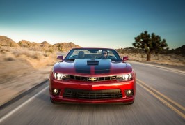 2014-chevrolet-camaro-ss-convertible-front-end-in-motion-03