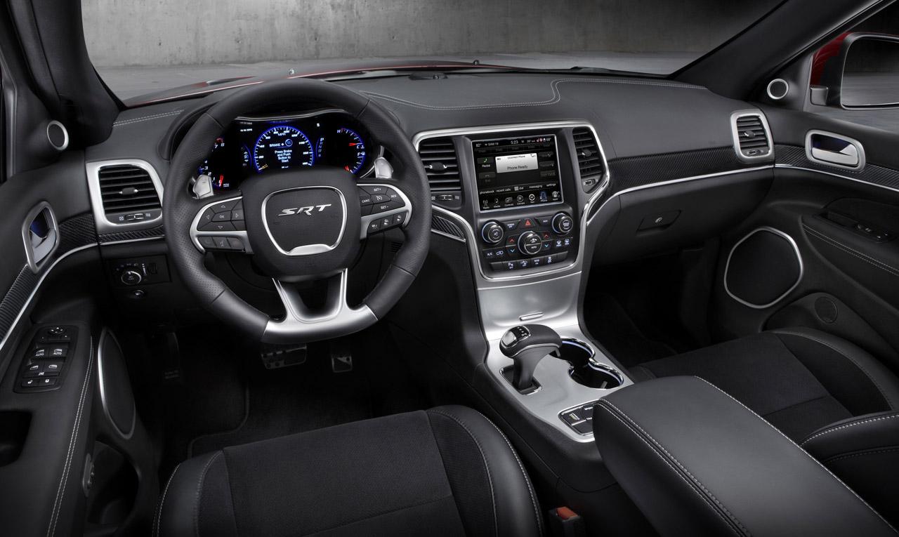 Jeep Grand Cherokee SRT8 interior